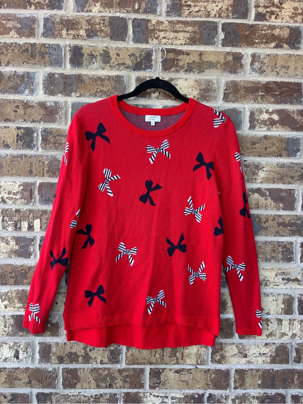 Crown & Ivy Red Bow Sweater | Women’s M